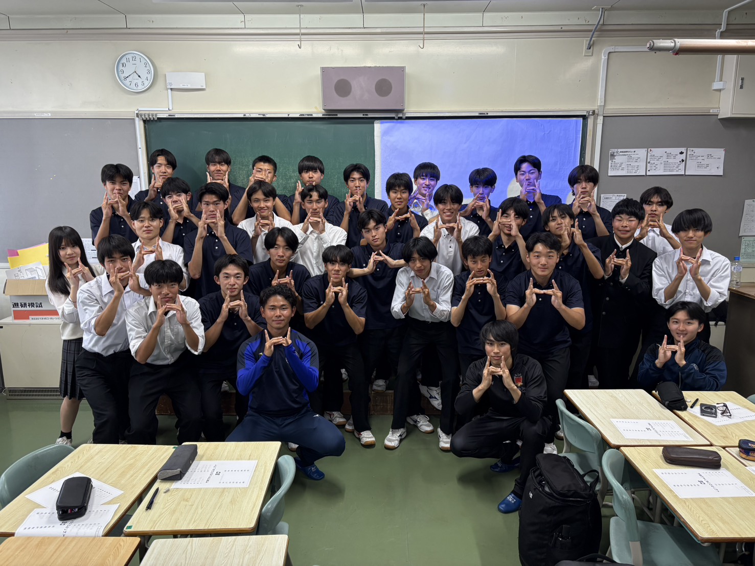 新川高校サッカー部との集合写真
