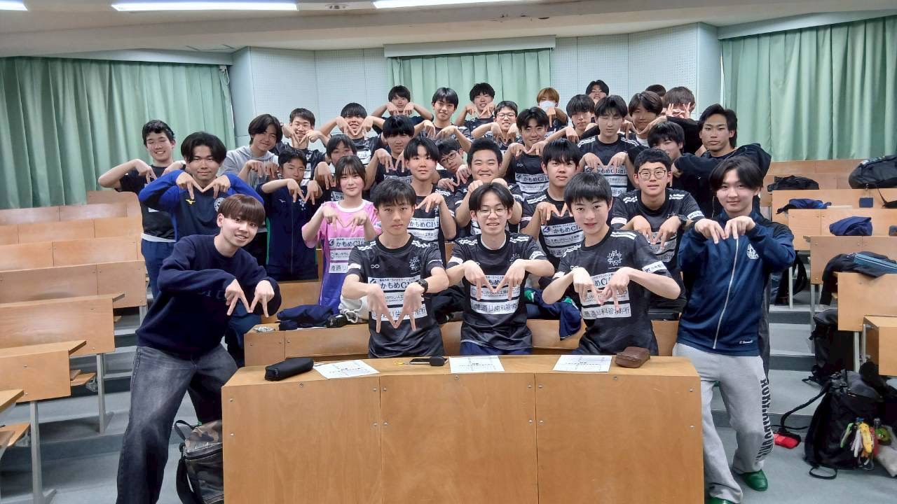 札幌南高校サッカー部との集合写真